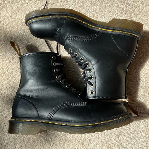Dr. Martens Vegan 1460 Felix Boot (LIKE NEW) - Picture 4 of 8